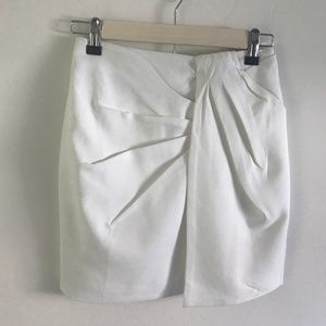 🍭 White Mini Skirt with Ruched Detail